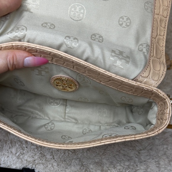 Tory Burch Like New TanCroc-Embossed Tan Crossbody Bag - Picture 11 of 11